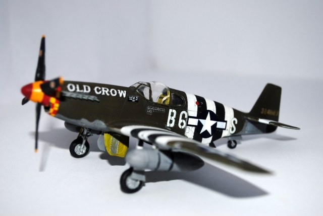 Academy 1/72 Mustang P-51B-Old Crow