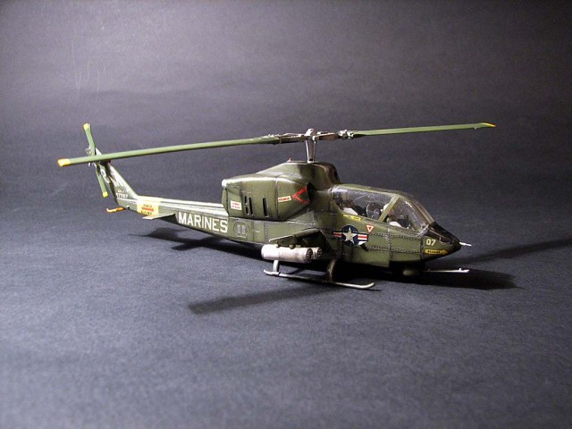 AH-1J Sea Cobra М1/72
