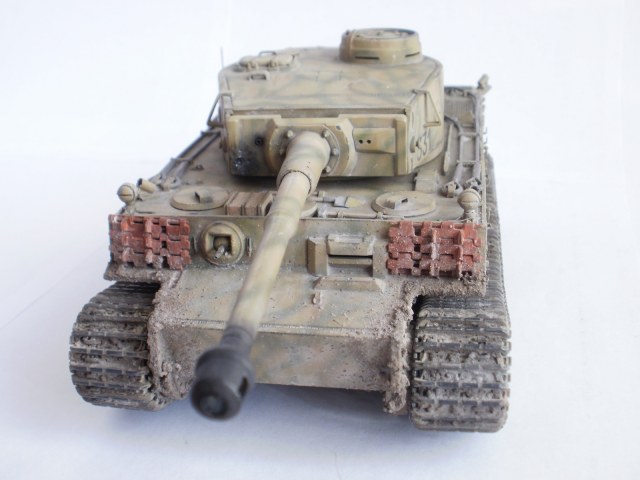 Тигр в грязи