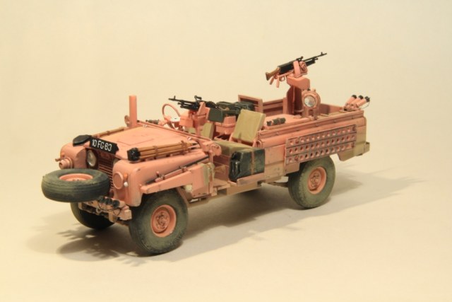 LAND ROVER 109 "Pink Panther"