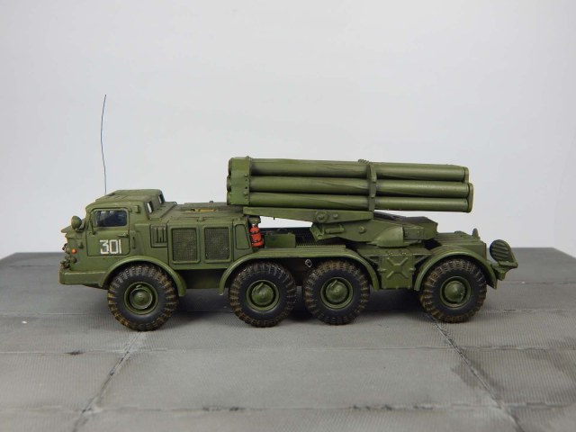 БМ-27 "Ураган"