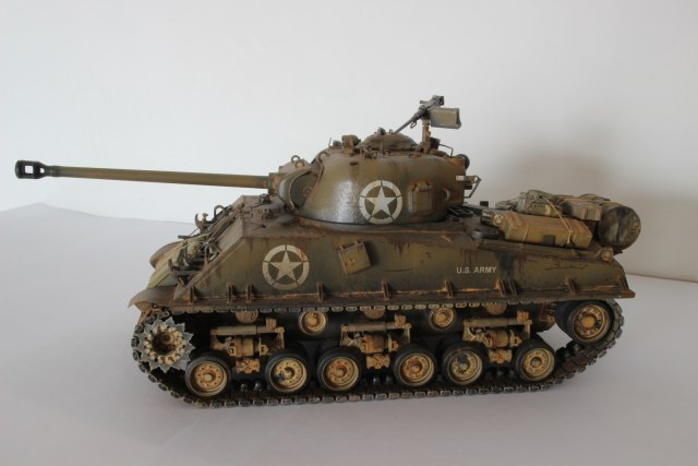 Sherman M4A3(105mm)HVSS