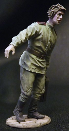 Советский танкист с канистрой