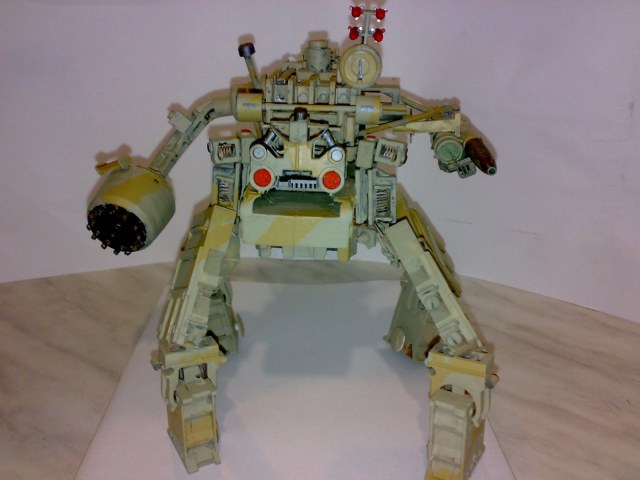 Автономная боевая шагающая платформа Казак 2А