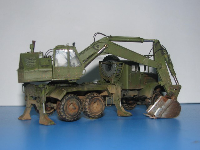 Войсковой одноковшовый экскаватор ЭОВ-4421, 1:72