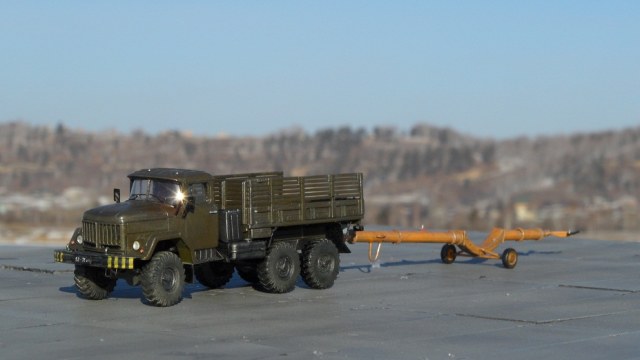 Зил 131 , трудяга с авиабазы.