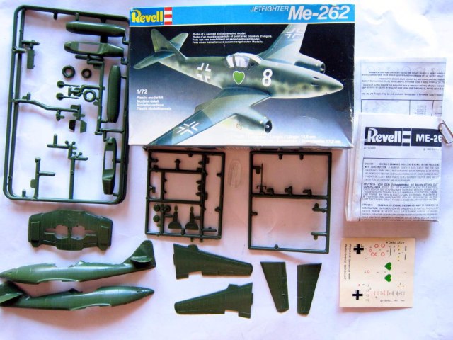 Revell_Me-262_3.jpg