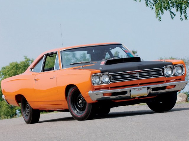 plymouth_road_runner_440_6_4.jpg