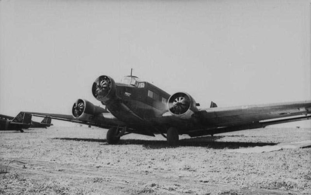 Ju52-103f-s.jpg