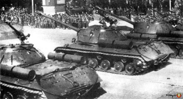 tanksdb.ru_is-3_05.jpg