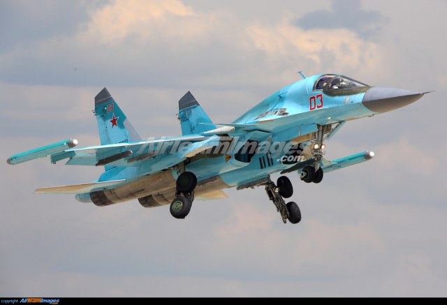 Су-34 №04 RF-95803.jpg