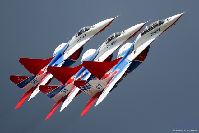 МиГ-29-стрижи.jpg