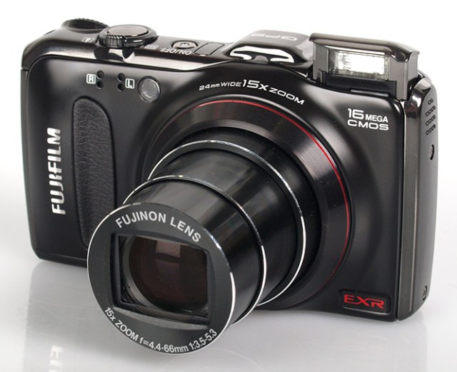 fujifilm-finepix-f550exr-zoom.jpg