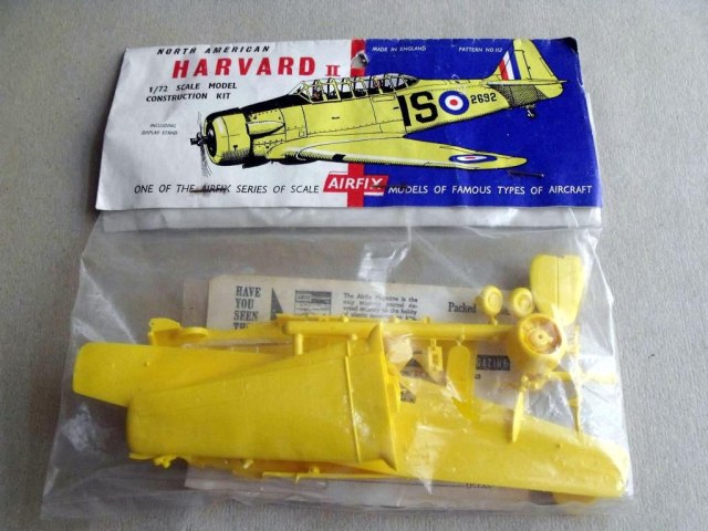 Airfix_Harvard.jpg