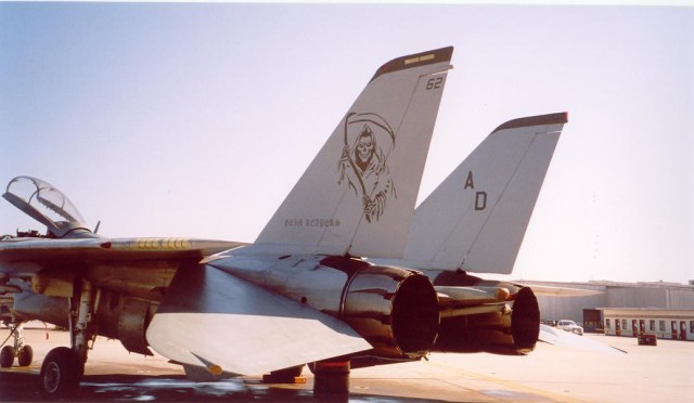 f-14_vf-101_188.jpg