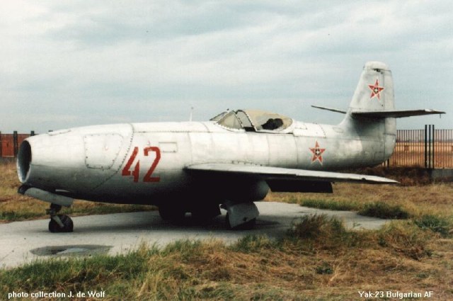 Yak-23_a.jpg