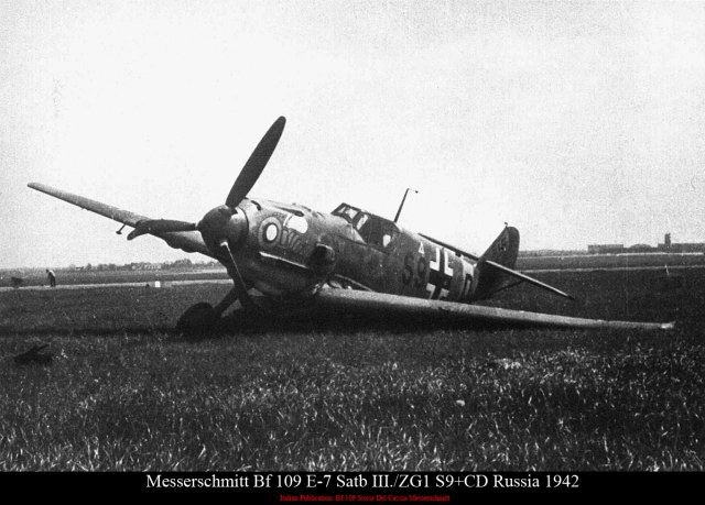 Messerschmitt-Bf-109E7B-Stab-III.ZG1-(S9+CD)-WNr-6027-after-a-landing-gear-collapse-Russia-20th-May-1942-02.jpg