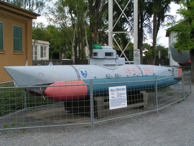 Submarine_biber_01.jpg