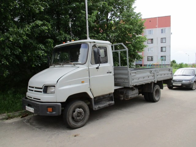 ЗиЛ-Бычок.История уже, а еще бегает. Май 2016. Жукова.JPG