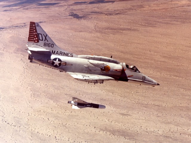 A-4M_Skyhawk_of_VMA-324_dropping_AGM-62_Walleye.jpg