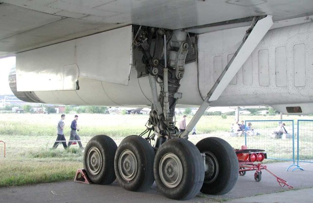 Шасси Ту-160.jpg