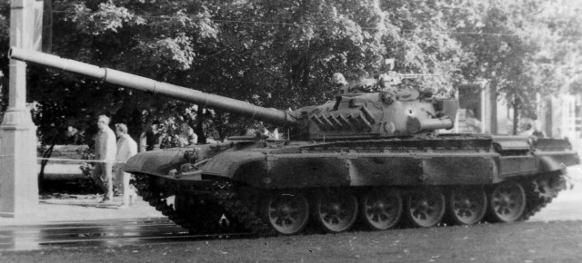 T-72A_02.jpg