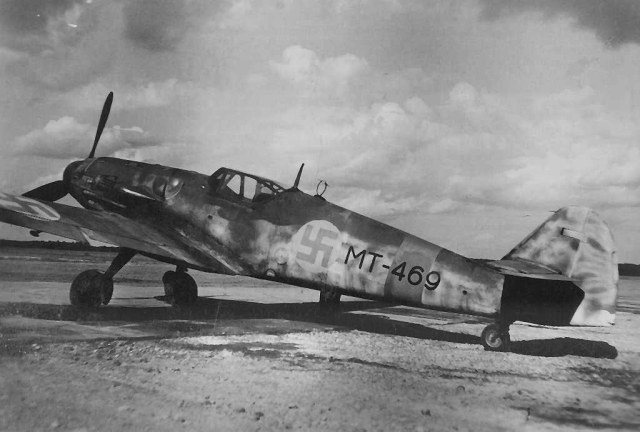 Me109-G6-MT469-WrkN165450-Finland1943-14less1f-s.jpg