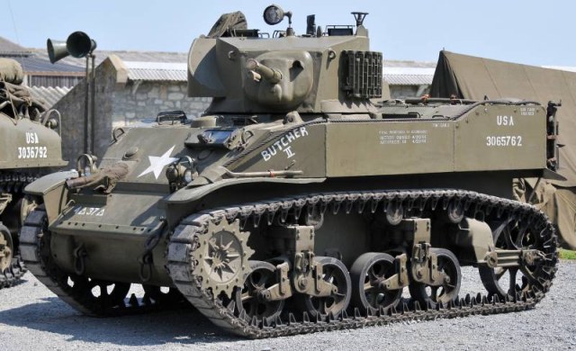1465525007_m3-styuart-legkiy-tank-perioda.jpg