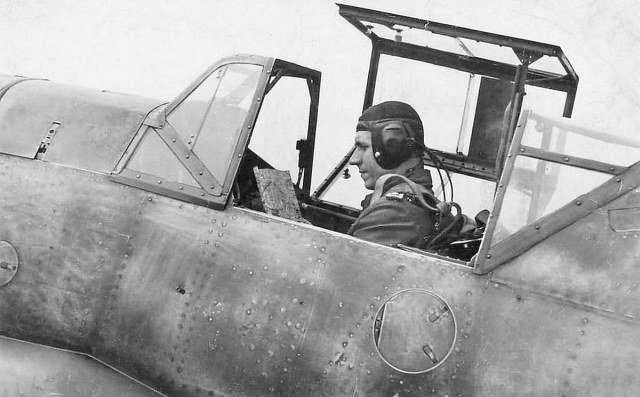 Me-bf-109_canopy_zpseddfcf9b.jpg~original.jpg
