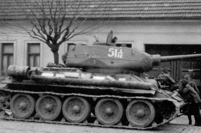 Т-34-85_112-2Б_С-53_005 (2).jpg