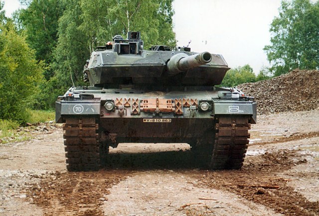 leopard_2a5_06_of_28.jpg