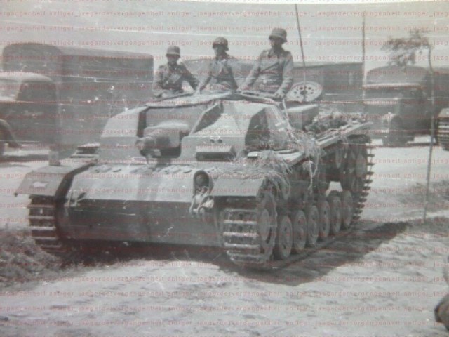 Vormarsch-der-Sturmgesch-tz-Abteilung-191-Stug-Panzer-tank.jpg