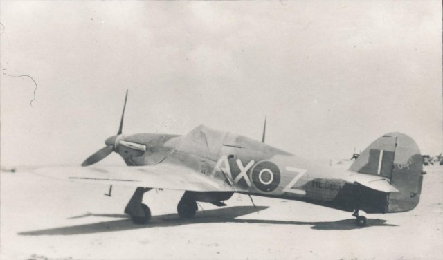 Hawker-Hurricane-IIb-SAAF-1Sqn-AXZ-North-Africa-1942-01.jpg