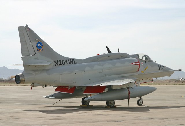 Douglas A-4 Skyhawk (13).jpg