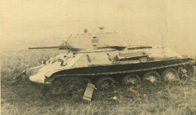 Т-34_1940_Л_1056 (9).jpg