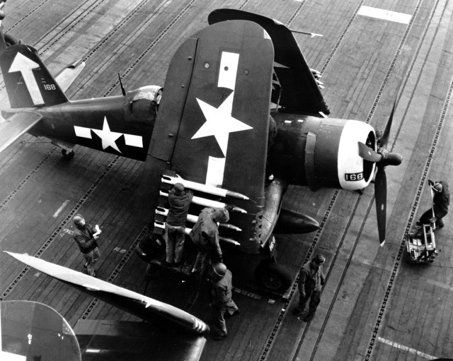 F4U1D_FighterCorsair3.jpg