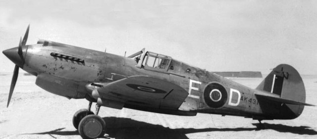 Истребитель «Tomahawk» Mk.IIВ RAF.jpg