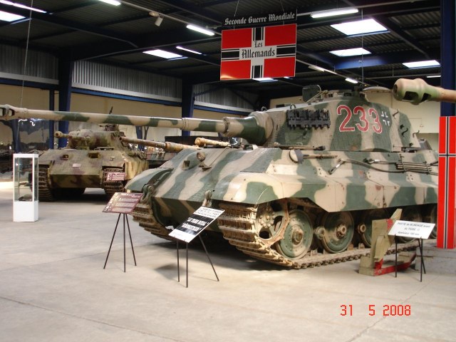 pzkpfw-vib_saumur_001.jpg