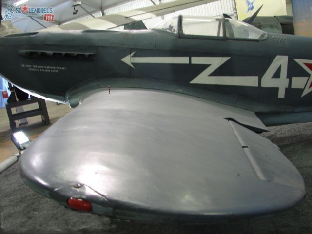 w_yak3_lebourget_54.jpg