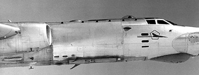 tu-16-DNSN8211058.JPG