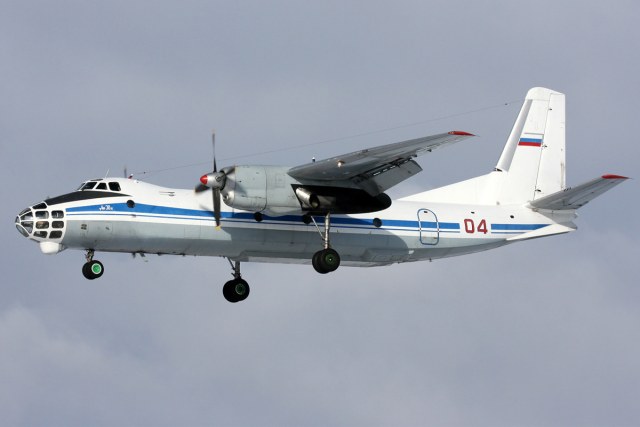 03_Antonov_An-30B_2008.jpg