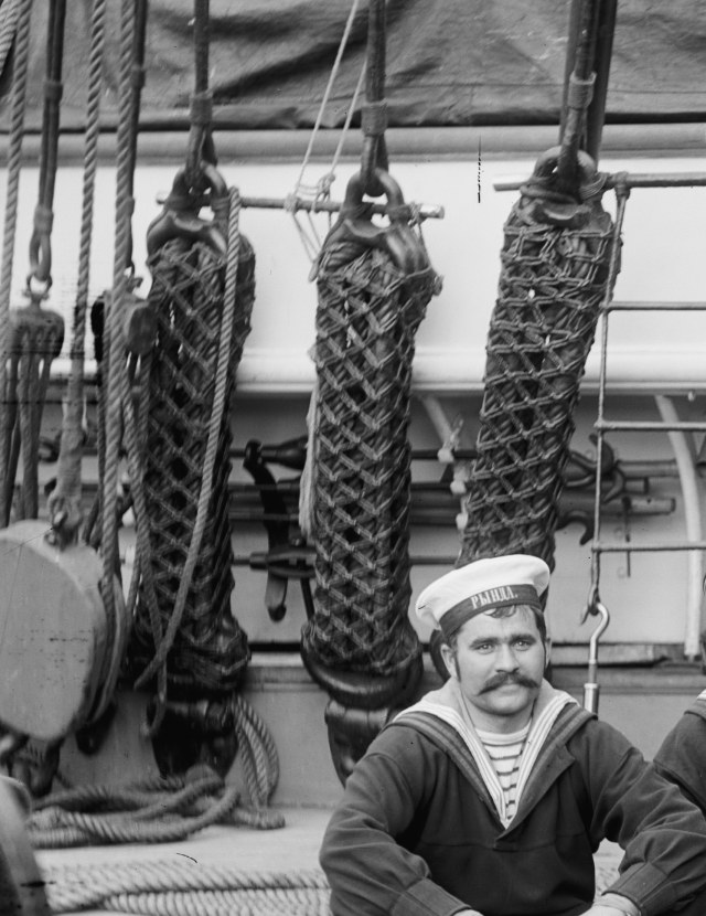 Моряки с Рынды (1).jpg