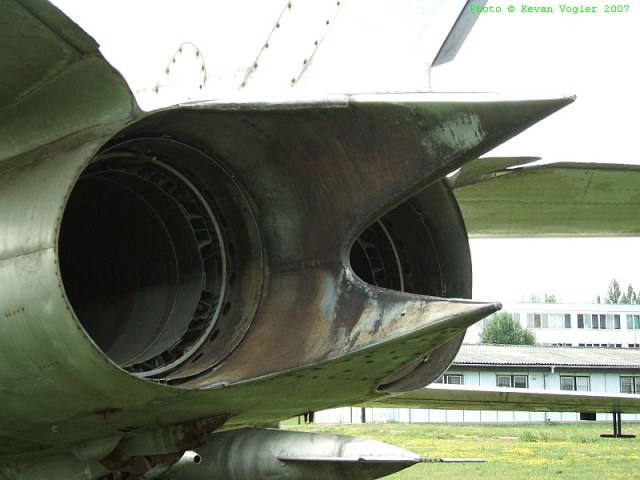 mig-19s_08_of_34.jpg