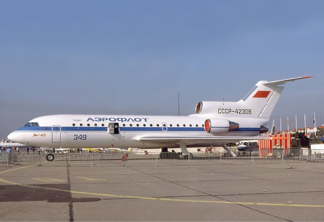 yak-42.jpg