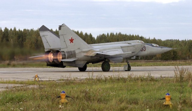 МиГ-25РУ scale_1200.jpg