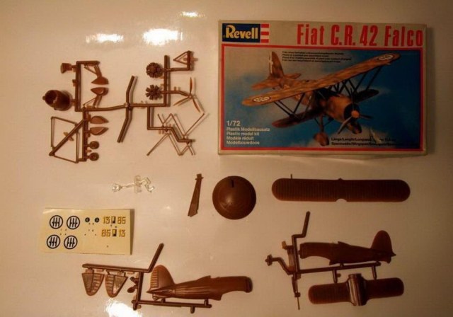 Revell_Fiat CR42_2.jpg