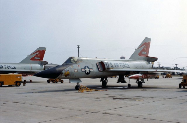 Convair_F-106A-125-CO_060928-F-1234S-034.jpg