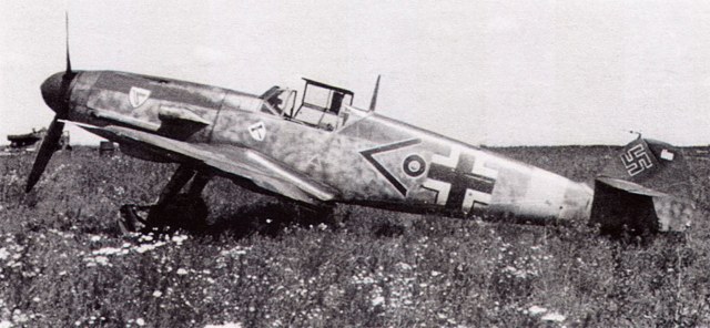 Messerschmitt-Bf-109F2-Stab-III.JG3-Heinrich-Graf-von-Einsiedel-Petsamo-Finland-July-1942-01.jpg