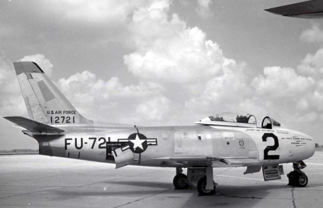 F-86E-10-NA-Sabre-51-2721.jpg