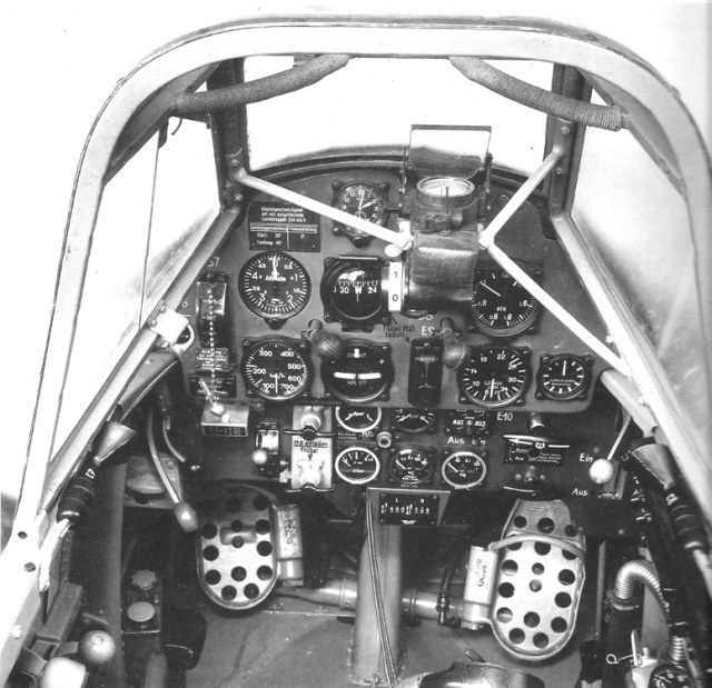 109_D_cockpit.jpg